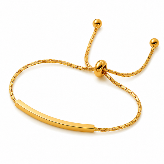 Bracelet Maëlys doré minimaliste maille tressée acier inoxydable fond blanc Amalys Paris