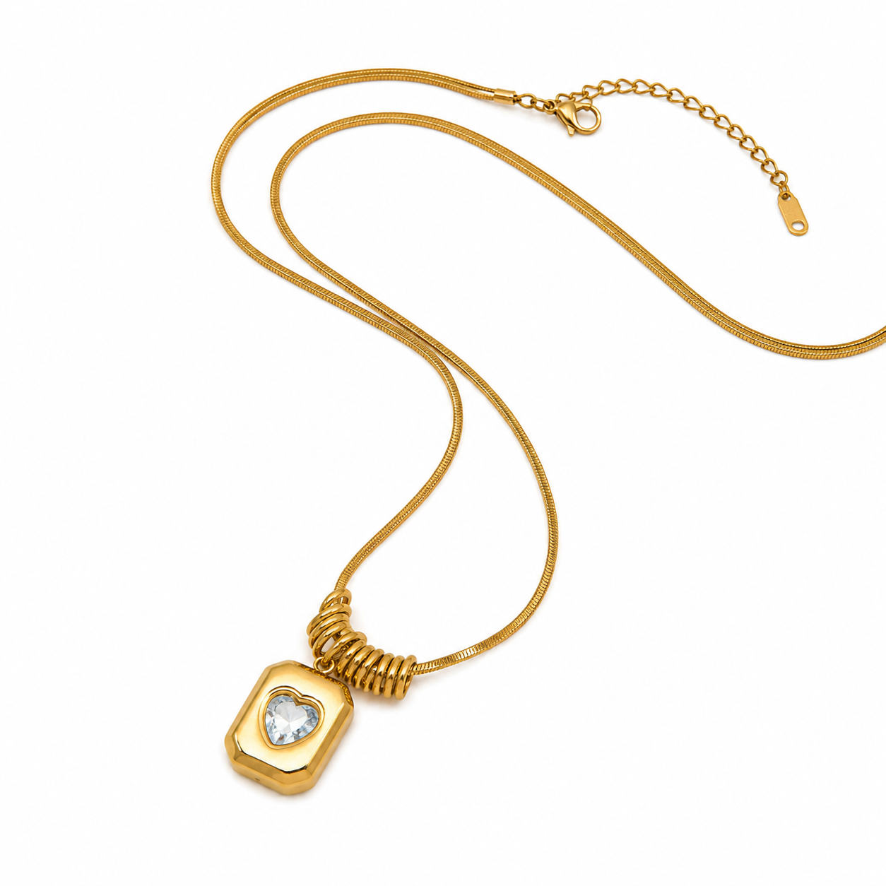 Collier Théana doré pendentif cœur zircons romantique acier inoxydable fond blanc Amalys Paris