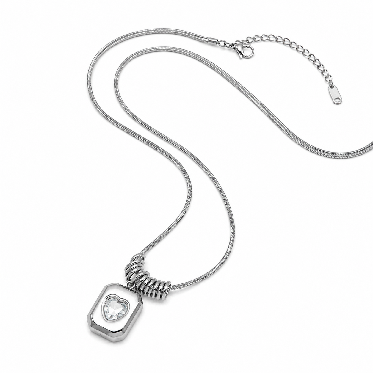 Collier Théana argenté pendentif cœur zircons romantique acier inoxydable fond blanc Amalys Paris