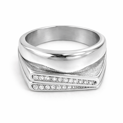 Bague Héloïse argentée large lignes sculptées relief acier inoxydable fond blanc Amalys Paris
