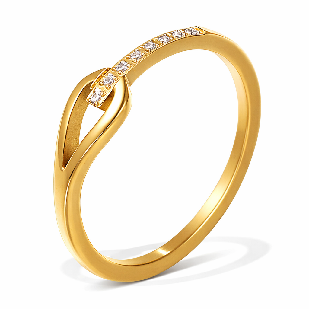 Bague Inès dorée fine croisée zircon pavé acier inoxydable fond blanc Amalys Paris