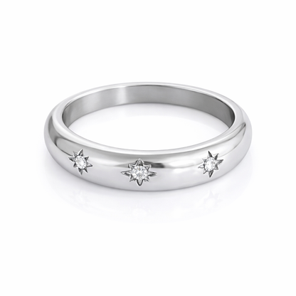 Bague Stella argentée motifs étoiles zircons céleste acier inoxydable fond blanc Amalys Paris
