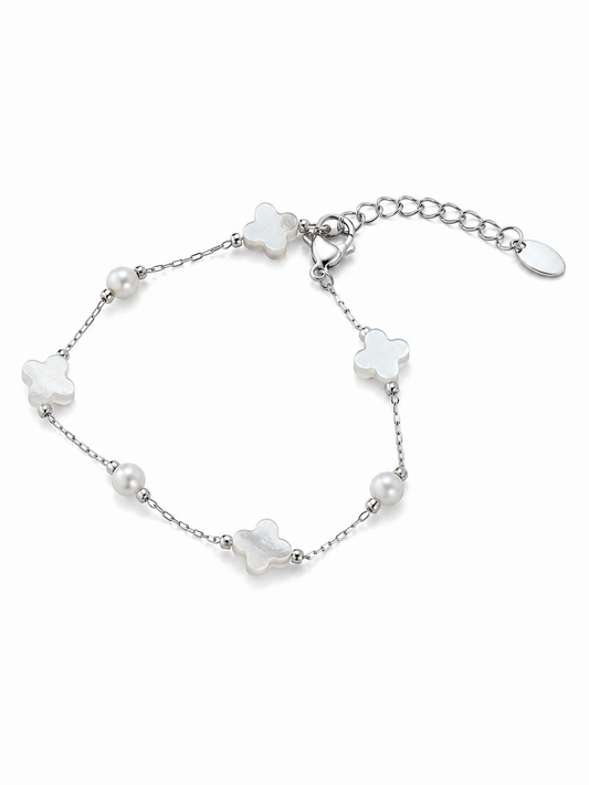 Bracelet Alya argenté chaîne fine perles blanches bohème acier inoxydable fond blanc Amalys Paris